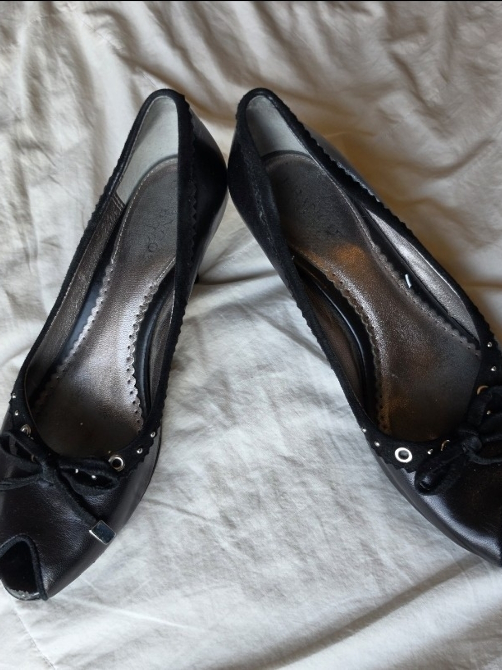 Franco Sarto Black Leather Peep-Toe Bow Pumps Heels